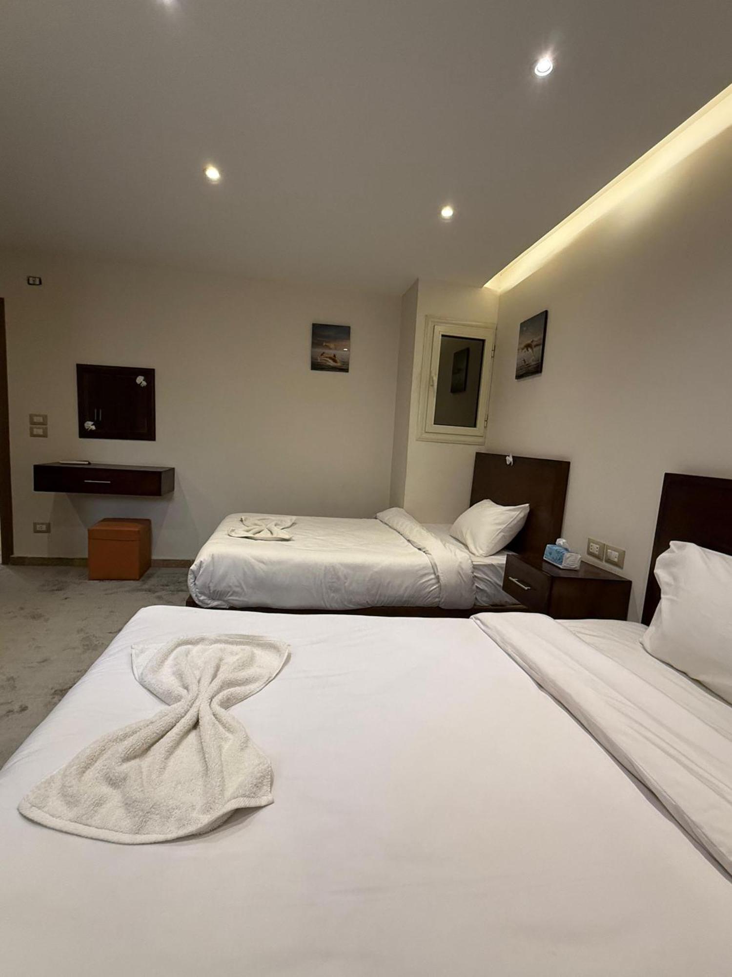 Topaz Pyramids View Inn Kafret el-Gabal Екстериор снимка