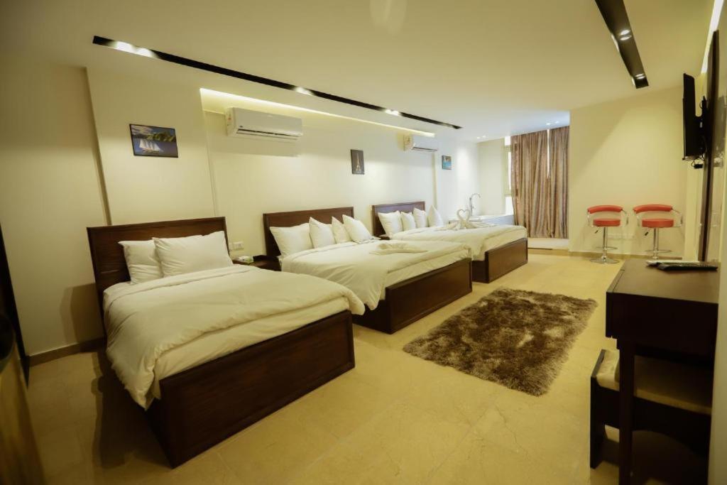 Topaz Pyramids View Inn Kafret el-Gabal Екстериор снимка